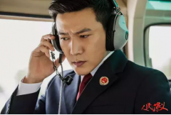 而其对正反两方面典型的刻划